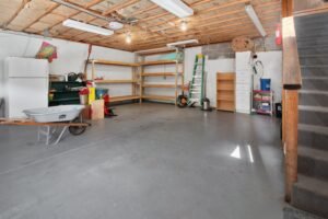 Clean, organized villa garage in Dubai after a professional garage cleanout